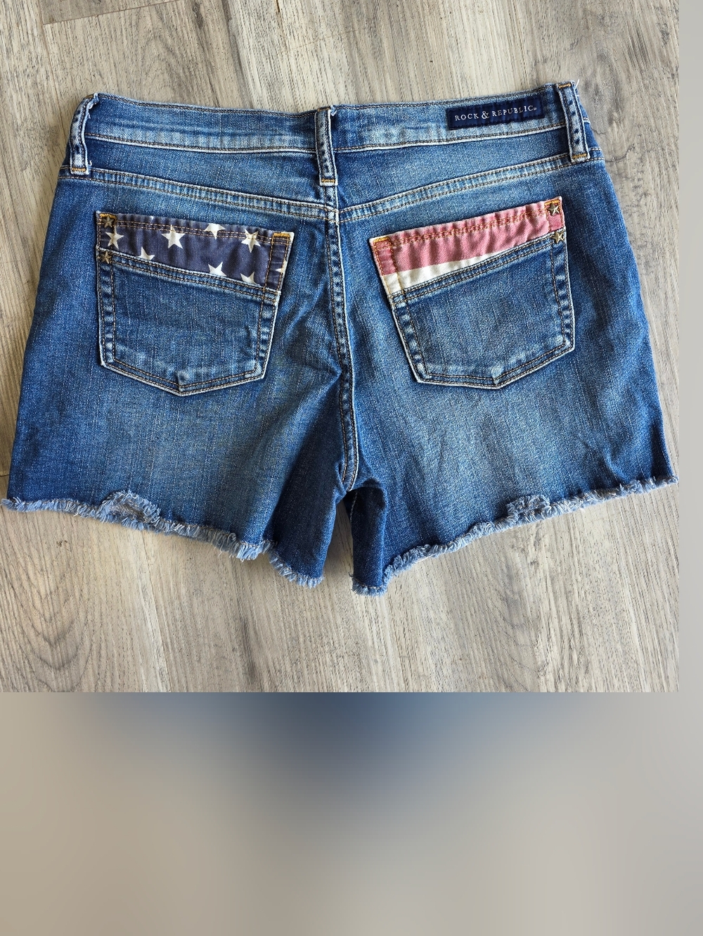Rock & Republic Shorts Womens Size 10 Denim Cut Off Jean Shorts Star Pockets